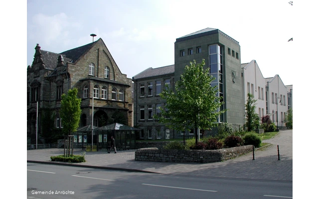 Gemeinde Anröchte altes und neues Rathaus