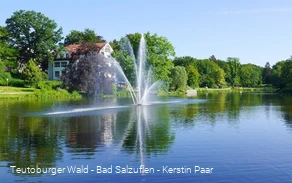 Kurparksee mit Wasserfontäne
