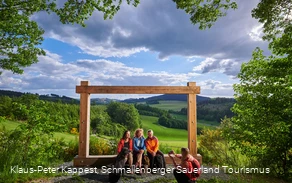 Sonnen-Untergangsort: Bilderrahmen nahe Rochuskapelle bei Eslohe