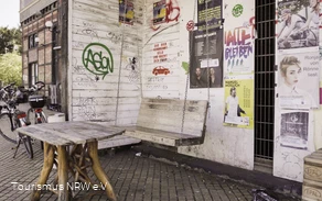 Bank am Mirker Bahnhof