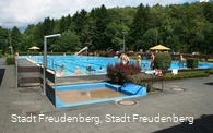 Sport und Erholung im Warmwasserfreibad Freudenberg