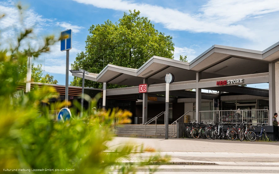 Bahnhof_Lippstadt_(c) KWL Kultur und Werbung Lippstadt GmbH Pro-t-in GmbH (2).jpg Bahnhof_Lippstadt_(c) KWL Kultur und Werbung Lippstadt GmbH Pro-t-in GmbH (2).jpg
