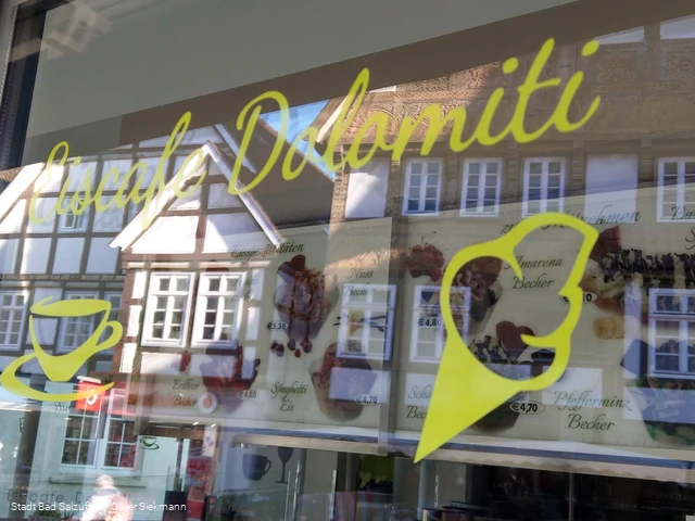 Eiscafé Dolomiti quer