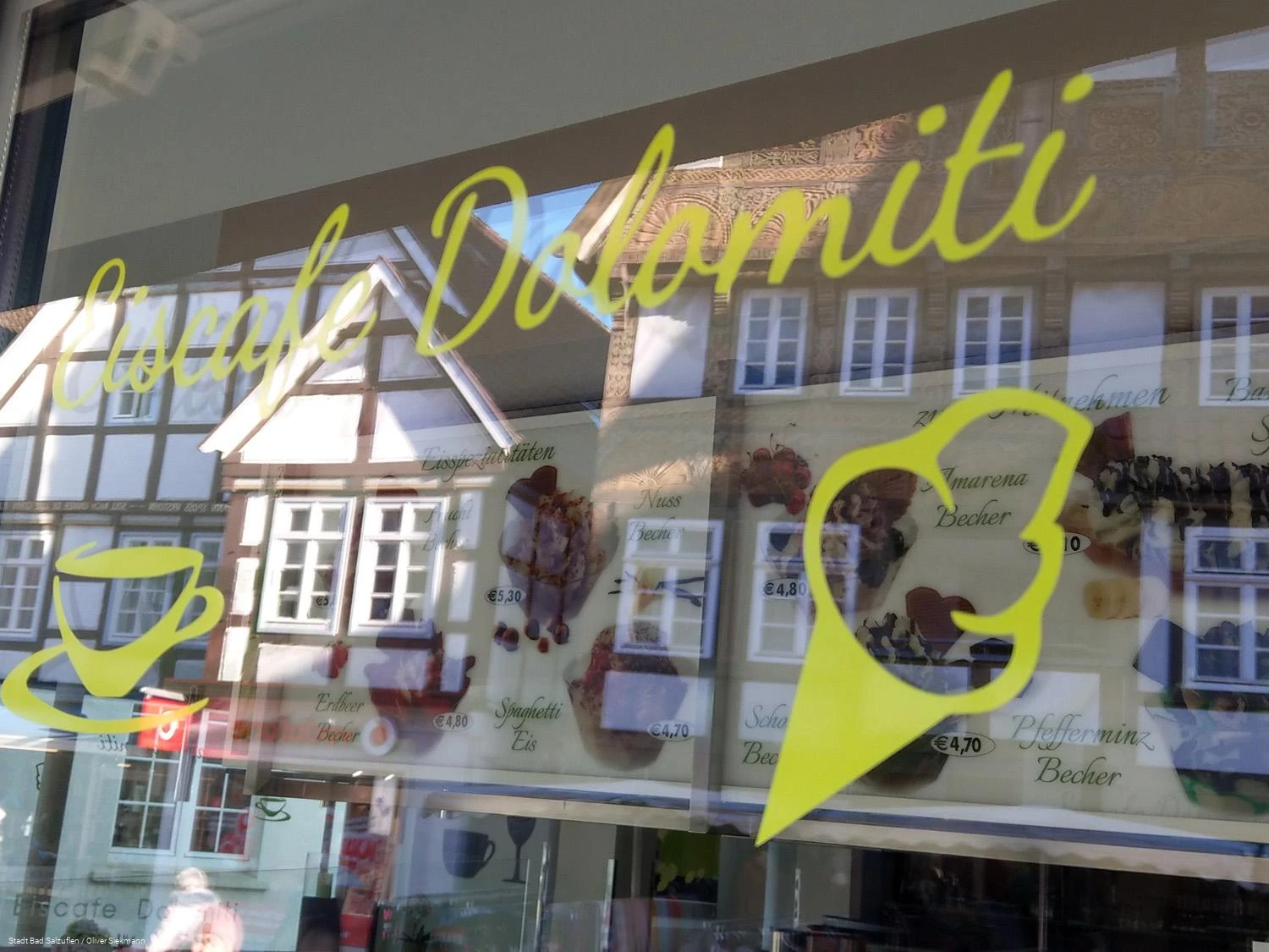 Eiscafé Dolomiti quer Eiscafé Dolomiti quer