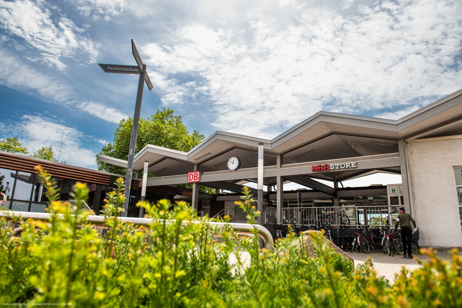 Bahnhof_Lippstadt_(c) KWL Kultur und Werbung Lippstadt GmbH Pro-t-in GmbH (1).jpg Bahnhof_Lippstadt_(c) KWL Kultur und Werbung Lippstadt GmbH Pro-t-in GmbH (1).jpg